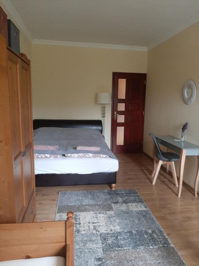 Megyeri Apartman Pocsmegyer Bagian luar foto