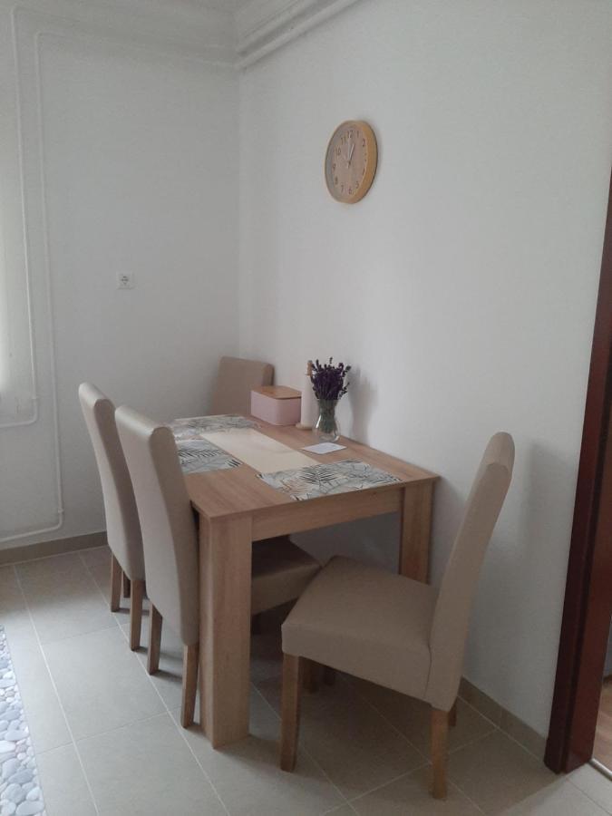 Megyeri Apartman Pocsmegyer Bagian luar foto