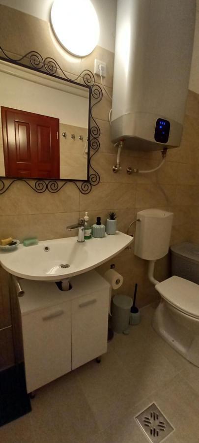 Megyeri Apartman Pocsmegyer Bagian luar foto