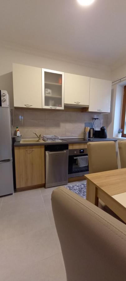 Megyeri Apartman Pocsmegyer Bagian luar foto